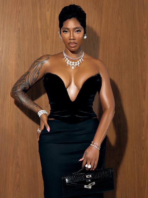 Tiwa Savage Halts SXSW London Show to Promote Fan's Hair Business 2 Tiwa Savage stylist shoutout