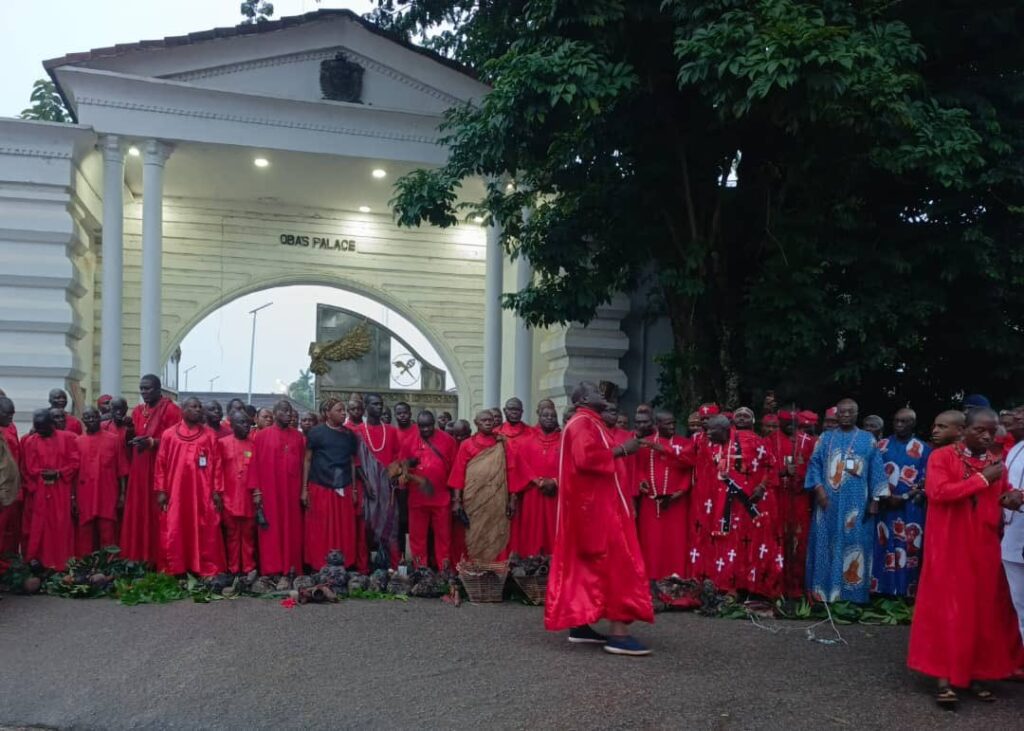 "Ancestral Wrath Against Crime": Oba Ewuare II Invokes Curses on Kidnappers and Robbers in Benin 5 Oba Ewuare II Invokes Curses