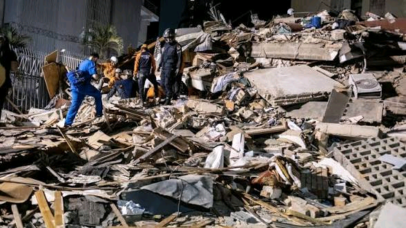 Venezuela in Ruins: Twin Earthquakes Claim 4,300 Lives, Leave Thousands Homeless 3 International Aid and Economic Struggles