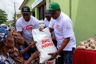 Actor Yomi Fash Shares APC-Branded Bread and Food Items in Lagos