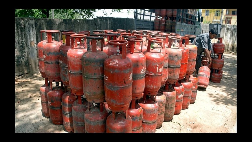 Cooking Gas Prices Surge 8.3% to N1,300/kg, Hit Millions of Households 2 Cooking Gas Prices Surge 8.3% to N1,300/kg, Hit Millions of Households