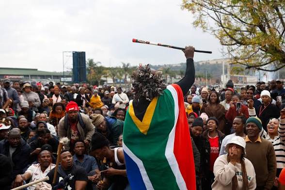 Xenophobia: FG Evacuates 33 Nigerians From South Africa 4 Xenophobia: FG Evacuates 33 Nigerians From South Africa